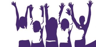 Día Internacional de la Mujer 2017: Ellas te lo cuentan, manifiesto comunal por la Igualdad Mujeres con los brazos arriba