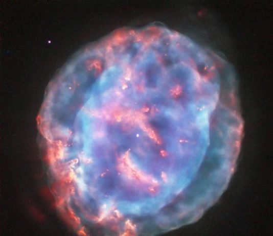 El Hubble fotografía de nuevo la nebulosa NGC 6818, «la pequeña gema»