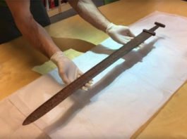 Una espada vikinga encontrada en una montaña de Noruega