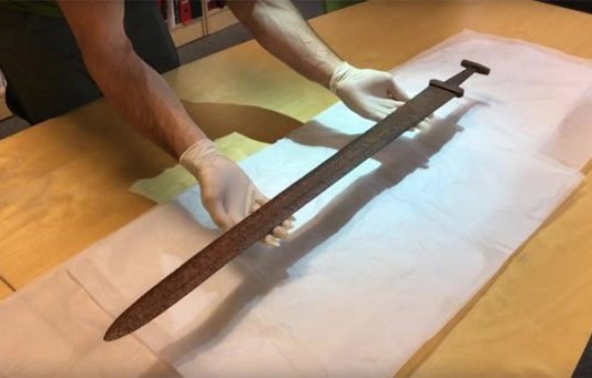 Una espada vikinga encontrada en una montaña de Noruega