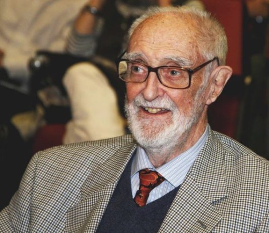 La editorial Debate publica en noviembre «El reloj, el gato y Madagascar», de José Luis Sampedro