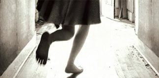 La chica del abrigo azul, de Monica Hesse: una historia sobre la Segunda Guerra Mundial para jóvenes