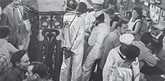 Azul marino, de Rosa Ribas y Sabine Hofmann: la Barcelona negra y los americanos