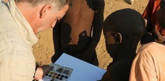 Entrevista con Paco Guerrero: «Hay algo consustancial en el ser humano que le lleva a dibujar»