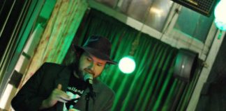 Un dios de paredes hambrientas, de Garret Cook, en 2018 en Orciny Press