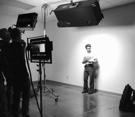 Fotografías de Zac Efron como el asesino Ted Bundy y de Lily Collins como su novia