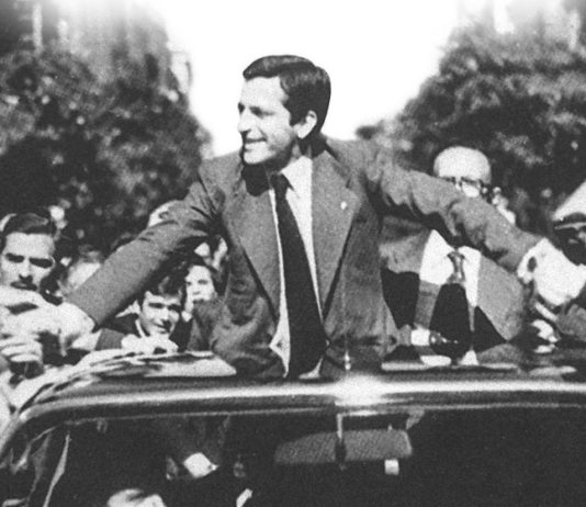 Ya en las librerías «La Transición. Historia y relatos», de Siglo XXI Editores