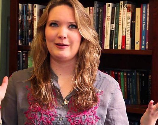 Sarah J. Maas anuncia la publicación de su primera novela de fantasía para adultos: Crescent City Sarah J. Maas