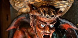 «La caja secreta. El legado de Rennes-le-Château», de Enric Sabarich. ¿Creemos en Dios o necesitamos a Dios?