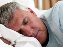 Un estudio asocia dormir cinco horas o menos por noche con un doble riesgo de enfermedad cardiovascular sueño
