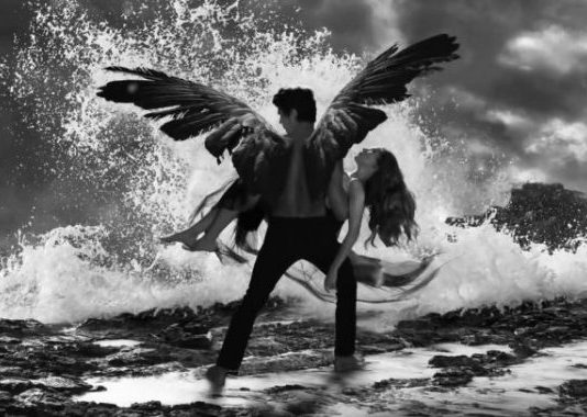 Alfaguara reeditará la saga «Hush, Hush», de Becca Fitzpatrick