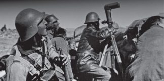 «La cámara en el macuto», de Pablo Larraz y Víctor Sierra-Sesúmaga, publicado por La Esfera de los Libros