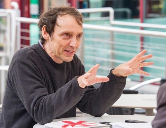 «Cuántica», de Philip Ball: Un ensayo crítico y posibilista alejado de tópicos Philip Ball