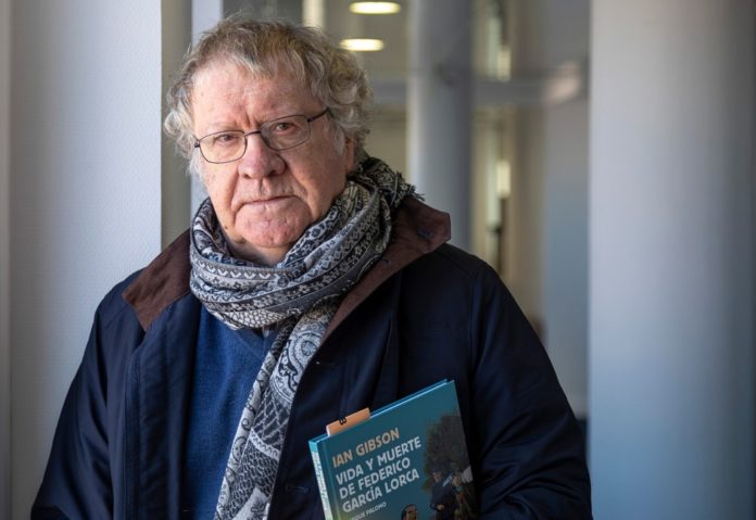 Ian Gibson Ian Gibson