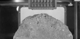 Una roca lunar recuperada por astronautas del Apollo 14 probablemente se originó en la Tierra Roca lunar traída por el Apollo 14