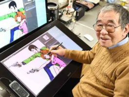 Muere Monkey Punch, creador del conocido «Lupin III» Kazuhiko Katō (Monkey Punch) dibujando en una tableta digitalizadora