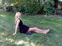 Entrevista a So Blonde: «Nunca me embarco en una historia sin saber cómo va a acabar» Fotografía de la autora de La Tríada, So Blonde.