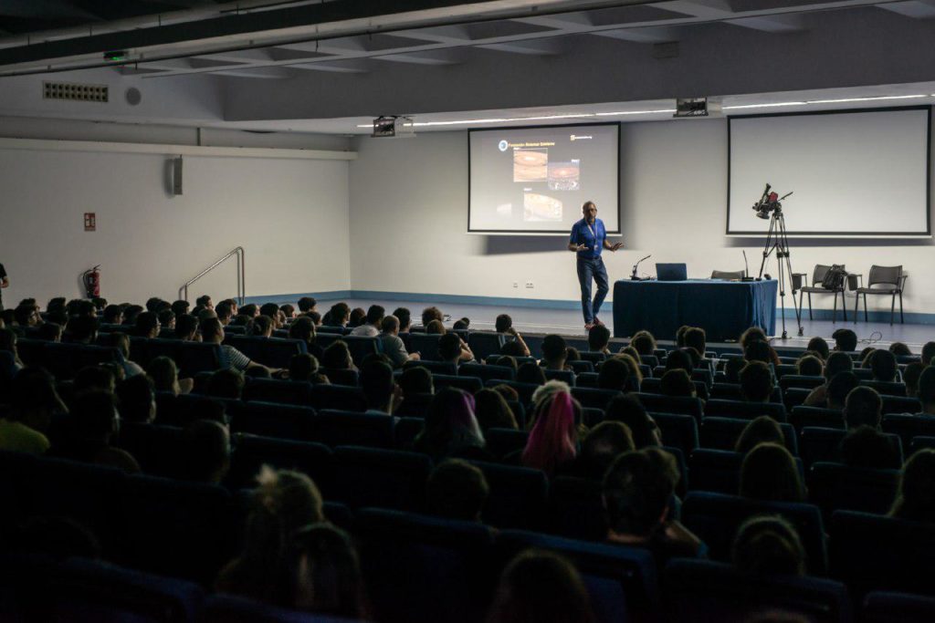 Miquel Serra, director del Observatorio de Tenerife, en la jornada Internet y Ciencia de TLP Innova | Fuente: Alby Martín