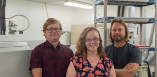 El agotamiento de oxígeno en los antiguos océanos causó una gran extinción masiva Chelsie Bowman, Seth Young y Jeremy Owens han estudiado la extinción masiva