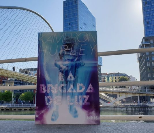 «La brigada de luz», de Kameron Hurley. Space Opera militar y neofeudalismo