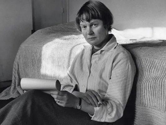 «Monjas y soldados», de Iris Murdoch: Un notable enigma creativo Iris Murdoch
