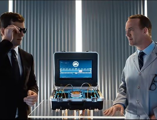 Los hermanos Manning protagonizan nueva publicidad de Madden 20