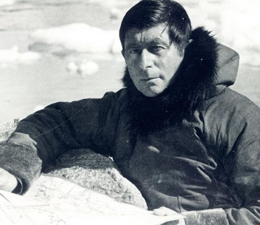 Mitos y leyendas inuit, de Knud Rasmussen: La radiografía de un pueblo a través de su mitología popular El inuit Knud Rasmussen