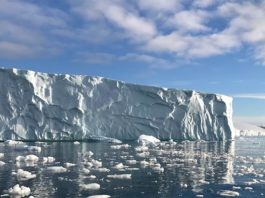La razón por la que el océano derrite los glaciares por debajo de forma cada vez más acelerada Glaciar en Groenlandia