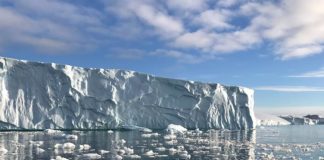 La razón por la que el océano derrite los glaciares por debajo de forma cada vez más acelerada Glaciar en Groenlandia