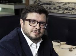 «De lobos y corderos», de Juan Carlos Iglesias: Cómica, lúbrica, con toneladas de casquería y amor desquiciado Juan Carlos Iglesias