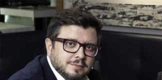 «De lobos y corderos», de Juan Carlos Iglesias: Cómica, lúbrica, con toneladas de casquería y amor desquiciado Juan Carlos Iglesias