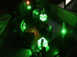 Nueva tecnología avanza en la computación con haces de luz, sin componentes rígidos Nueva plataforma en la que los rayos de luz se comunican entre sí a través de la materia sólida