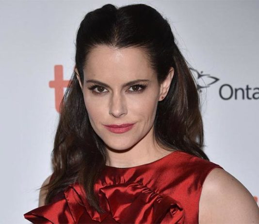Emily Hampshire se une a Adrien Brody en la serie Chapelwaite, basada en una historia de Stephen King Emily Hampshire