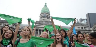 La ola verde (Que sea ley): Historia de una lucha feminista por el aborto digno en Argentina La Ola Verde argentina