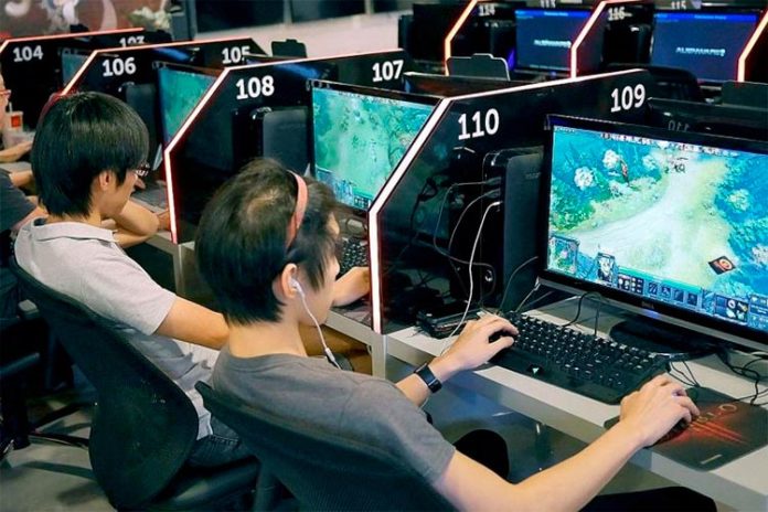 Jugando a juegos de estrategia Jugando a juegos de estrategia