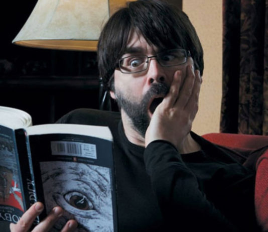 «A tumba abierta» de Joe Hill – Hurgando en las pesadillas de Joe Hill