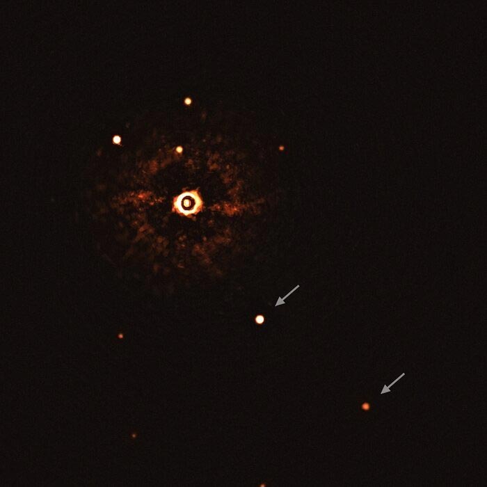 Sistema planetario TYC8998-760-1