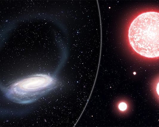 Estrellas: Descubierto un remanente de un cúmulo globular que sería el último de su clase Impresión artística de la delgada corriente de estrellas arrancadas del cúmulo globular de Phoenix, envolviendo nuestra Vía Láctea (izquierda).