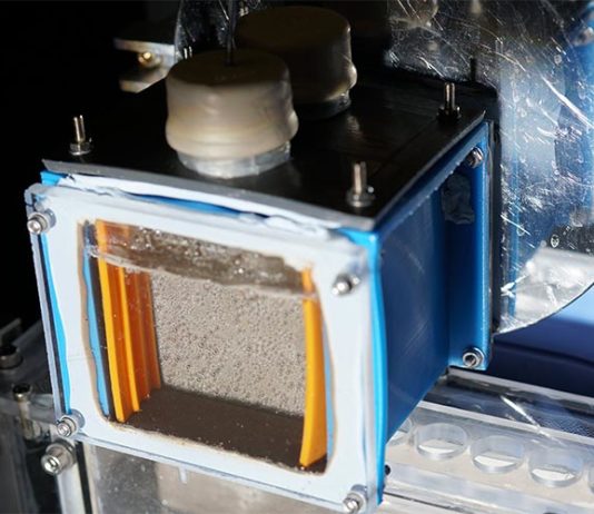 Dispositivo inalámbrico produce combustible limpio a partir de luz solar, CO2 y agua Dispositivo inalámbrico produce combustible limpio a partir de luz solar, dióxido de carbono y agua.