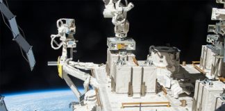 Según un estudio, una bacteria podría sobrevivir al viaje de la Tierra a Marte El experimento de exposición bacteriana tuvo lugar de 2015 a 2018 utilizando la Instalación Expuesta ubicada en el exterior de Kibo, el Módulo Experimental Japonés de la Estación Espacial Internacional. Crédito: JAXA / NASA