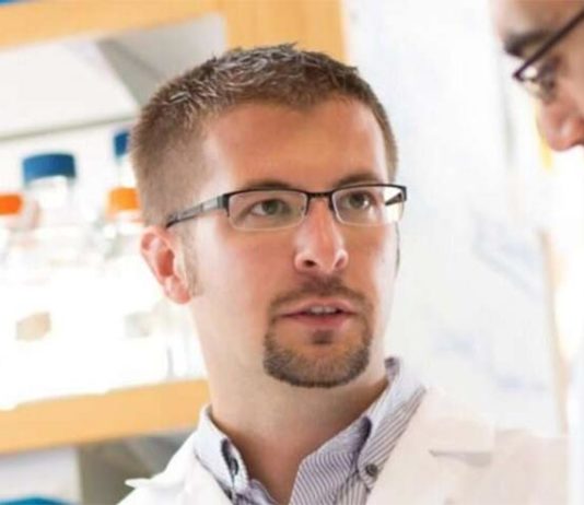 Hipoxia: Investigación revela por qué el bajo nivel de oxígeno daña el cerebro Paul Tesar, profesor del Departamento de Genética y Ciencias del Genoma de la Escuela de Medicina de Case Western Reserve.