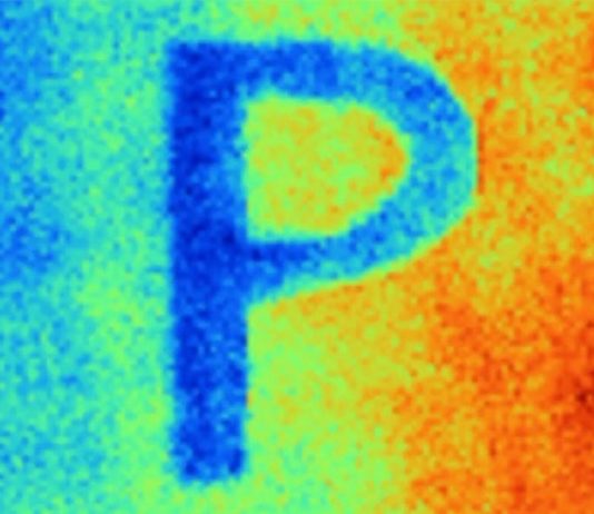 Nueva pintura blanca que mantiene las superficies más frías que el entorno incluso bajo el Sol Esta imagen infrarroja muestra que el patrón P pintado con la pintura de enfriamiento radiativo Purdue es mucho más frío que el fondo pintado con pintura comercial