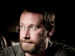 Llega el thriller «Susurran tu nombre» de Alex North, de la mano de Harper Collins