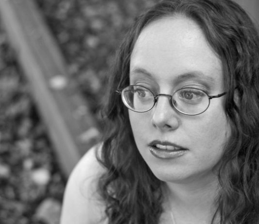 Preventa de «El jardín del tallador de huesos» de Sarah Read en Dilatando Mentes Editorial