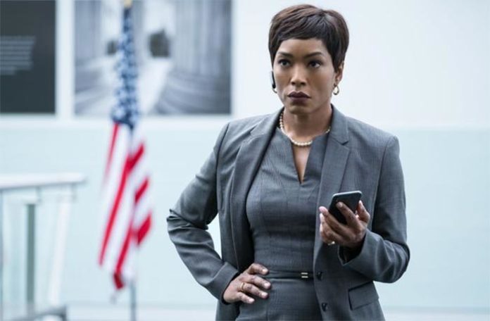 Angela Bassett en Misión: Imposible