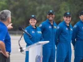 SpaceX trasladará este sábado a cuatro astronautas a la Estación Espacial Internacional Los astronautas de la NASA Shannon Walker, Victor Glover y Mike Hopkins, y el astronauta japonés Soichi Noguchi