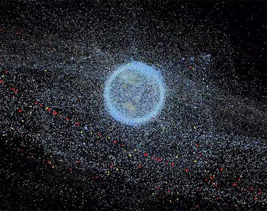 La ESA aprueba ClearSpace-1, la primera misión para capturar basura espacial Distribución de la basura espacial alrededor de la Tierra (ESA)