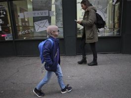 Se aprueba el primer fármaco contra la progeria (envejecimiento prematuro) Meghan Waldron, estudiante con progeria