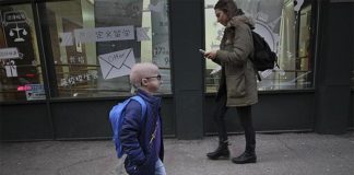 Se aprueba el primer fármaco contra la progeria (envejecimiento prematuro) Meghan Waldron, estudiante con progeria