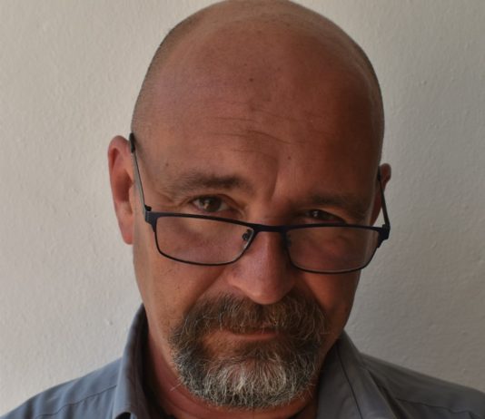 «Nocte» de Carlos Sisí: Una puerta abierta